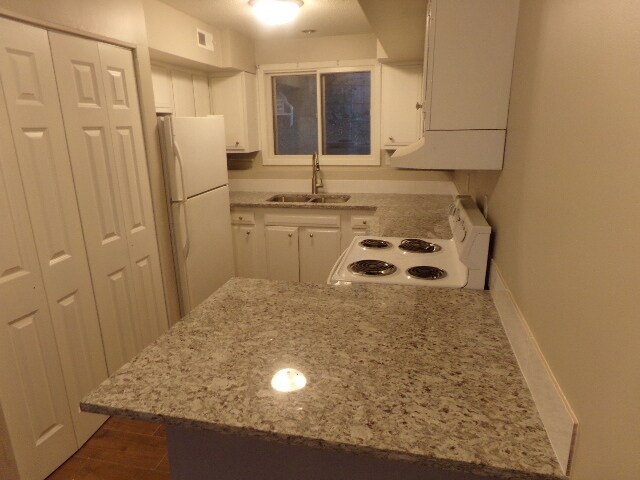 Foto del edificio - BCR 5557 Canterbury Lane- COPY