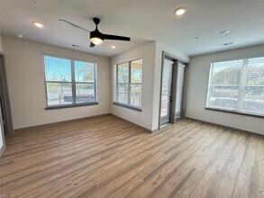 Building Photo - 11604 Stonehollow Dr