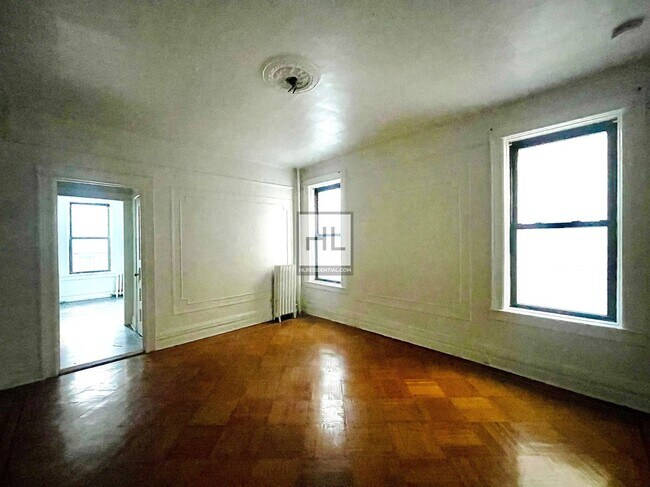 Building Photo - Large 2 Bed + Home Office | Fresh Pond Roa...