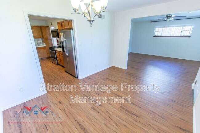 Foto del edificio - 1232 E Clarendon Ave