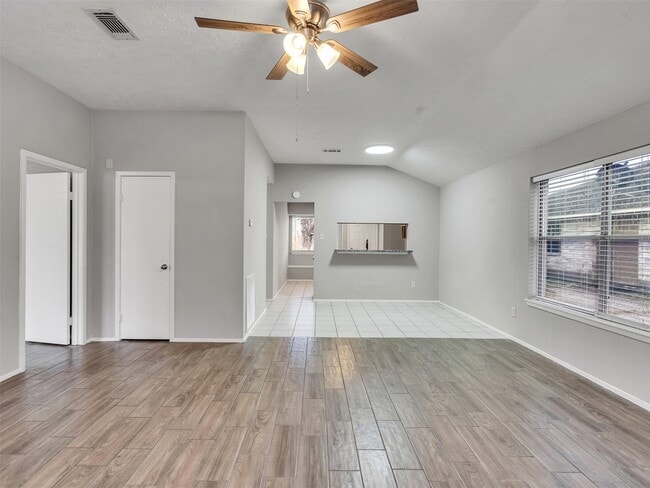 Foto del edificio - 2226 Spring Dusk Dr