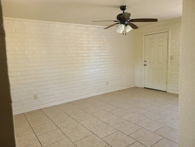 Foto del edificio - 244 N Westmoreland Ave