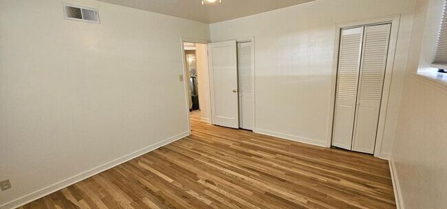 Building Photo - 2 bed 1 bath Old South West Reno Home