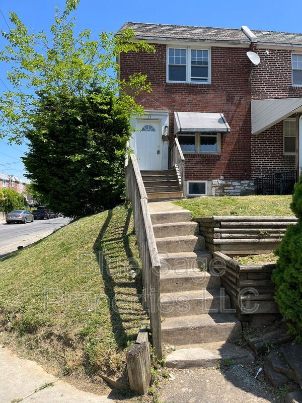 Building Photo - 15 King Ave