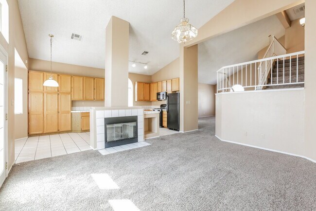 Foto del edificio - 4216 Laurel Hill Dr