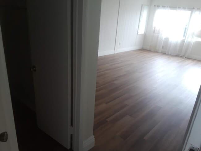 Dining area - 445 34th St