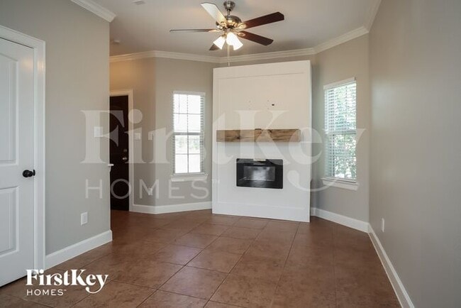 Building Photo - 320 Country Crossing Cir