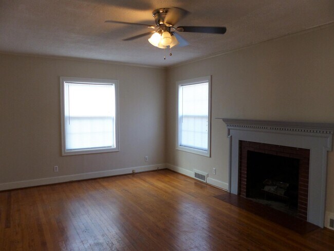 Foto del edificio - 1238 E Linwood Dr