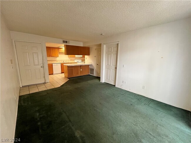 Building Photo - 101 Luna Way