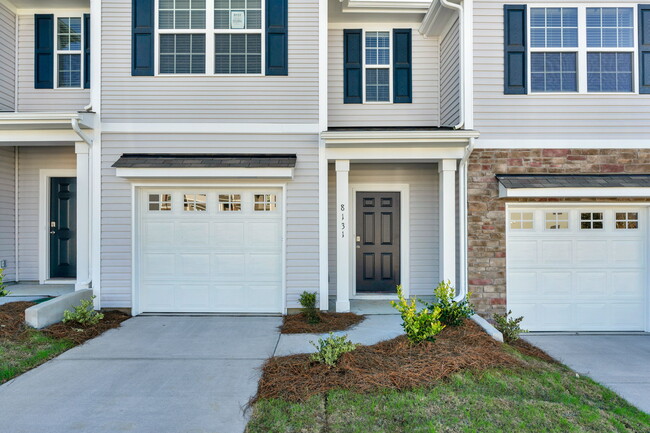 Building Photo - 8131 Murray Branch Dr