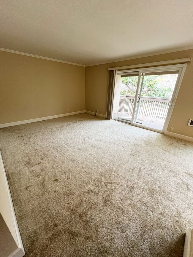 Building Photo - 2 Bed/2 Bath Condo at Villa La Jolla!