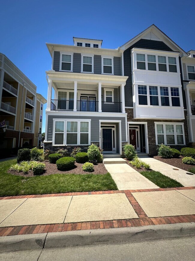 Foto del edificio - Call Amanda Tate at (757)289-6810 for more information