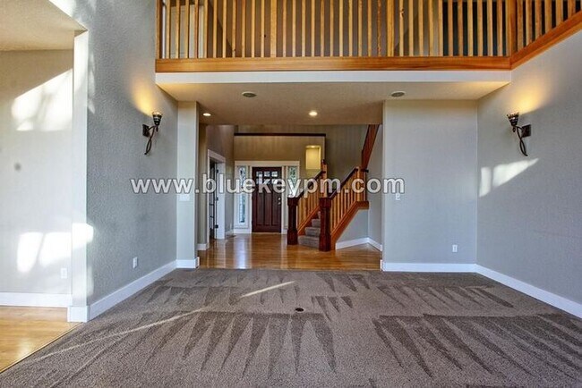 Foto del edificio - Vancouver Lake Overlook 3 Bed, 3.5 Bath Lu...