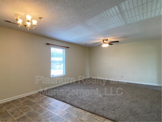 Foto del edificio - 3874 Northeast Dr