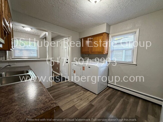 Foto del edificio - 4927 Starr Ave