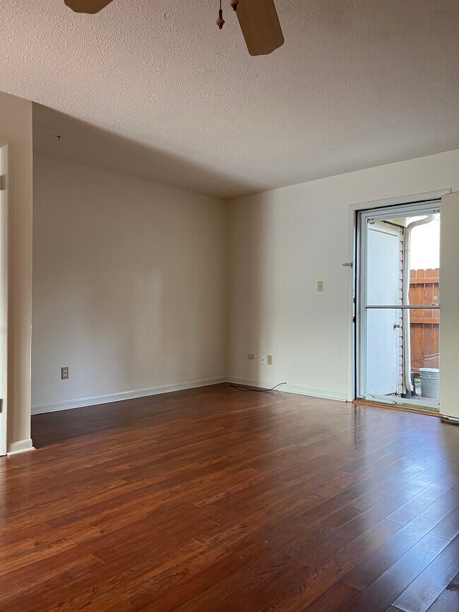 Foto del edificio - 205 Marinawoods Dr SE