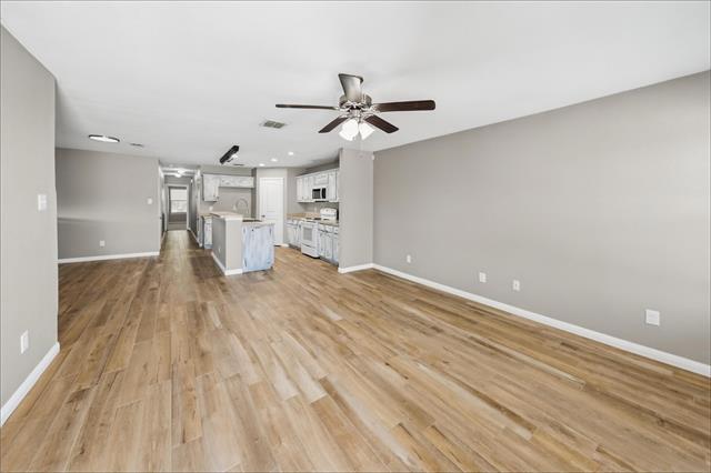 Building Photo - 733 River Hill Ln