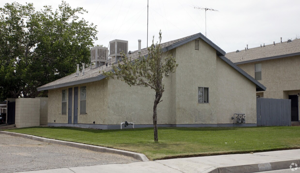 Building Photo - 18185 Casaba Rd