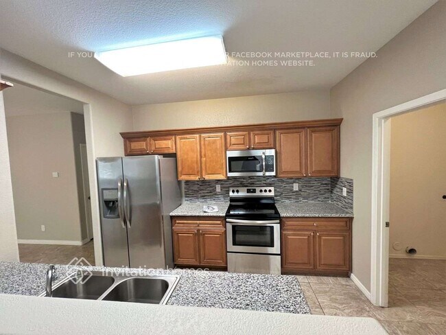 Foto del edificio - 655 E Renegade Pl