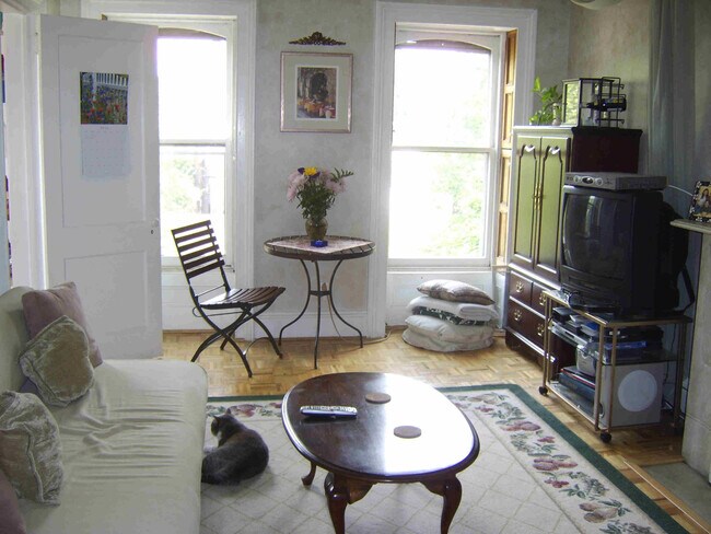 Building Photo - 163 Belmont Ave