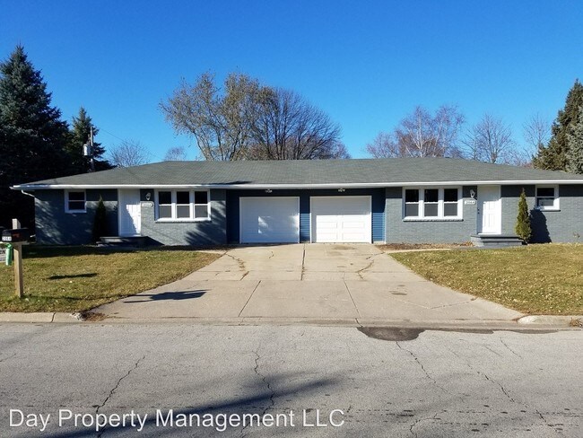 Building Photo - 2064-2066 Marlee Ln