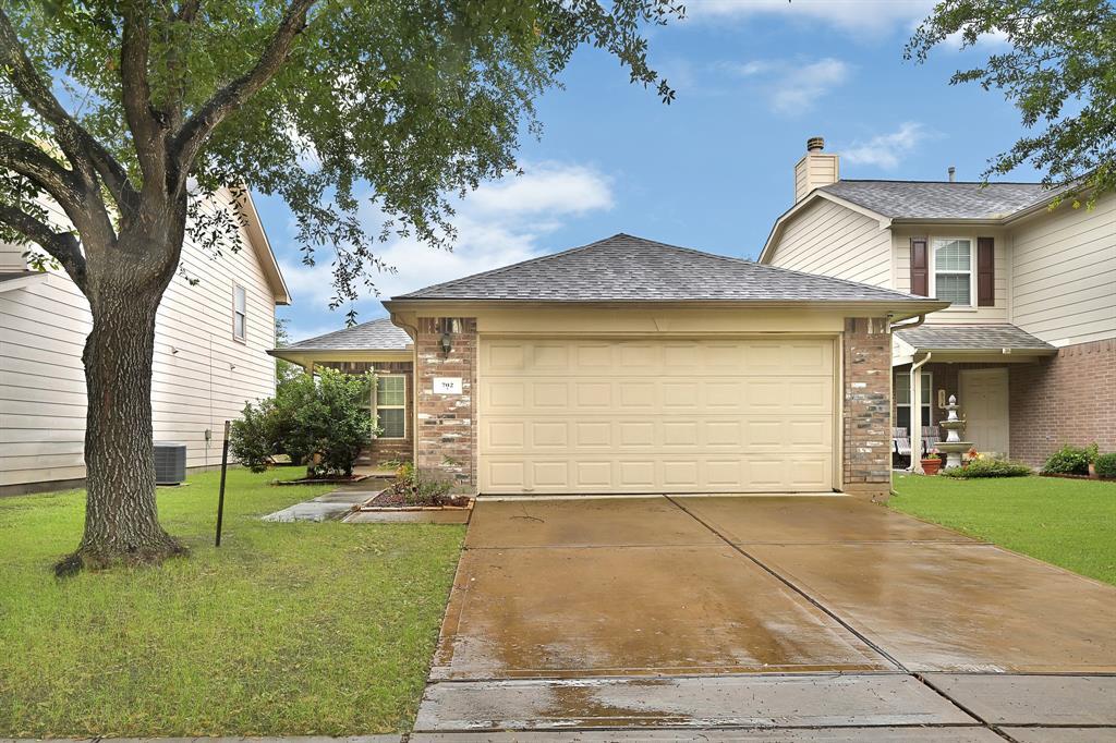 Primary Photo - 702 Heatherton Hill Ln