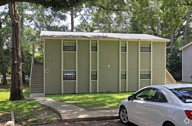 Foto del edificio - Oakcrest Apartments