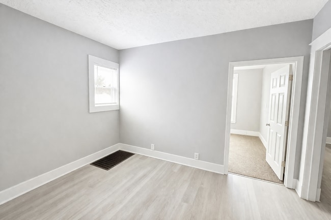 Photo - Remodeled two bedroom gem! House
