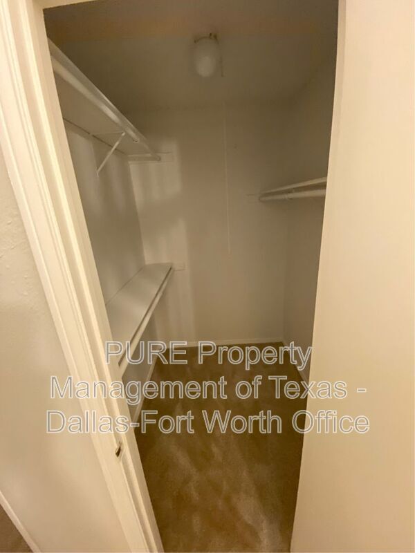 Foto del edificio - 7705 Red Oak St