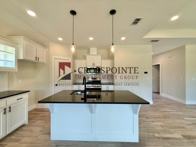 Building Photo - Beautiful 3 Bedroom 2 Bathroom Home!