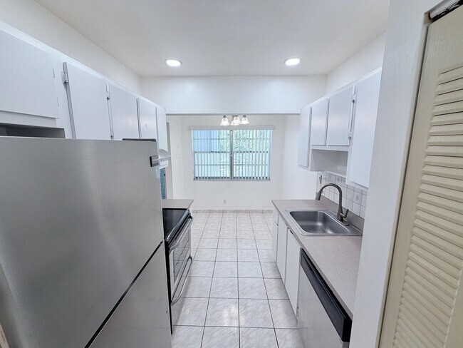 Building Photo - 8405 NW 61st St
