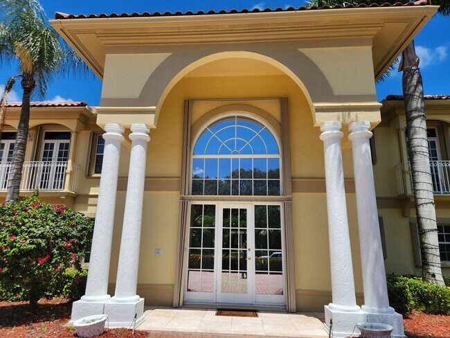 Building Photo - 17885 Fieldbrook Cir E