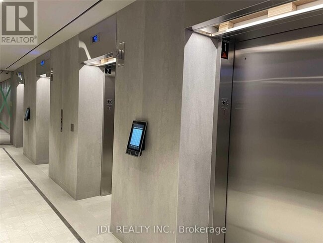 Building Photo - 138 Downes St