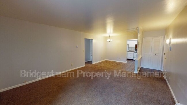Foto del edificio - 481 N Broadway St