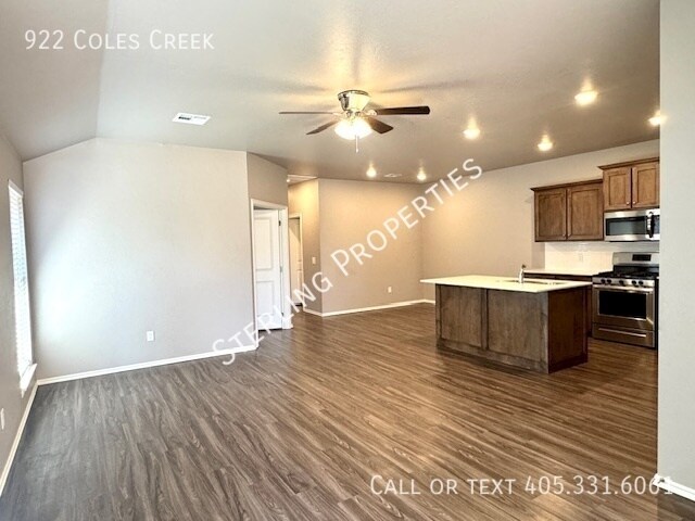 Foto del edificio - 922 Coles Creek