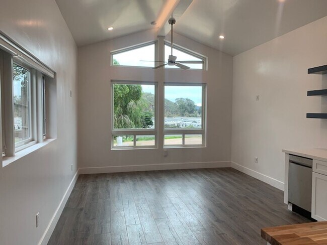 Building Photo - Brand New 1BR 1Bath Morro Bay includes all...