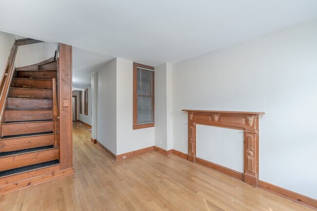 Foto del edificio - 2440 Fleet St