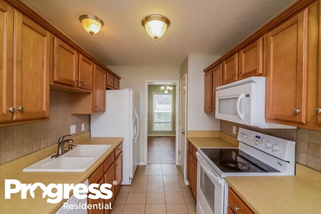 Building Photo - 2821 Windcrest Tr