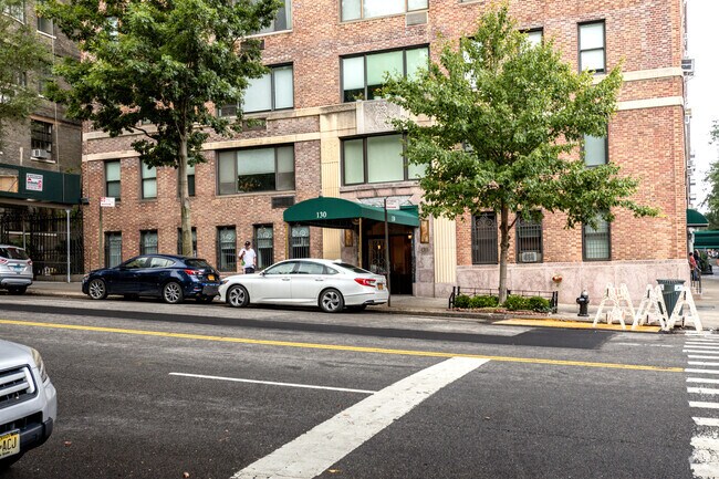 Foto del edificio - 130 East End Ave
