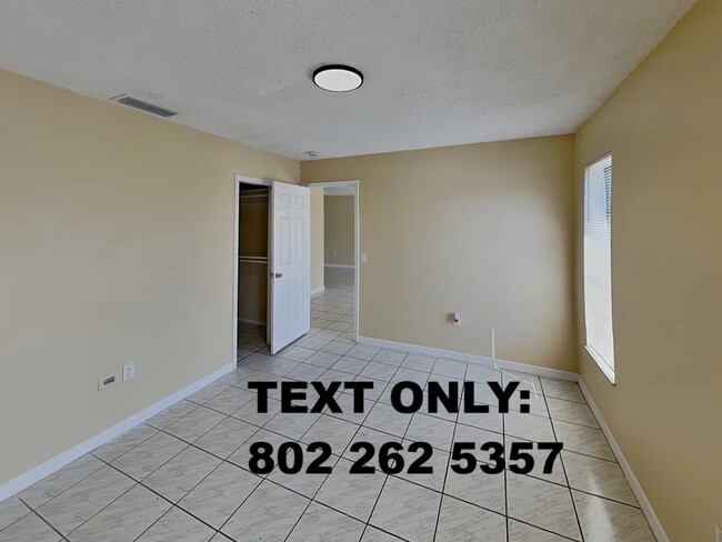 Building Photo - 11621 NW 30th Pl