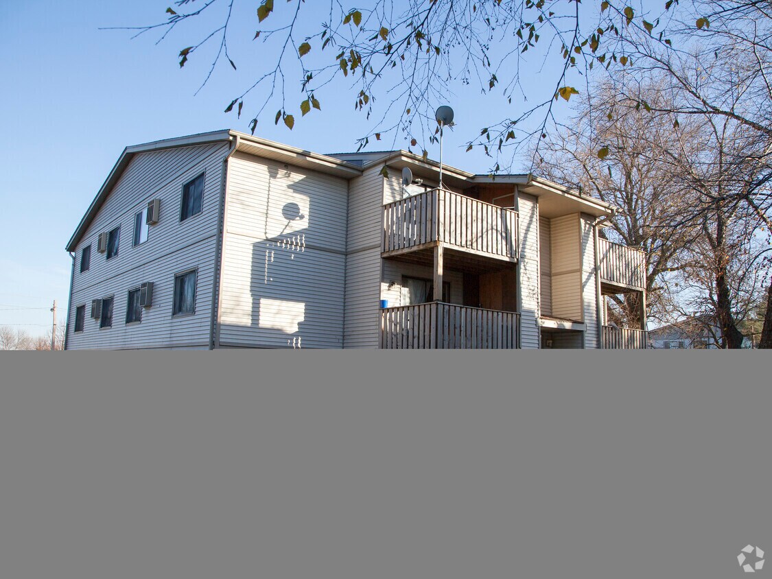 Laurel Village Apartments Des Moines, IA