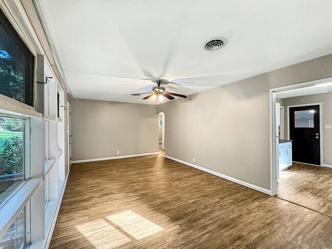 Foto del edificio - 416 Burbank St