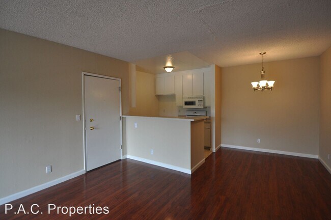 Foto del edificio - 1 br, 1 bath Apartment - 5400 Morella Aven...
