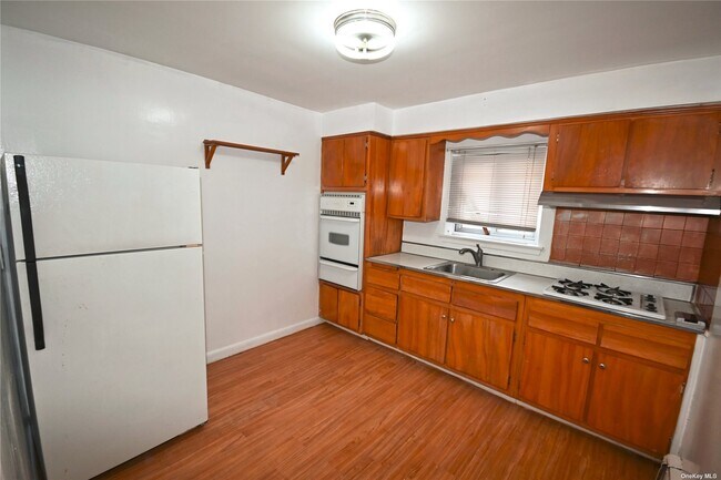 Foto del edificio - 92-08 243rd St