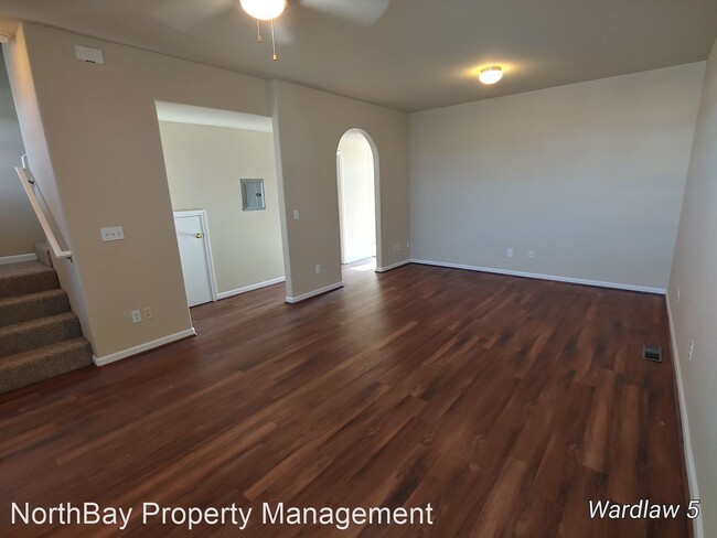 Building Photo - 2 br, 2.5 bath House - 15817 Wardlaw Stree...