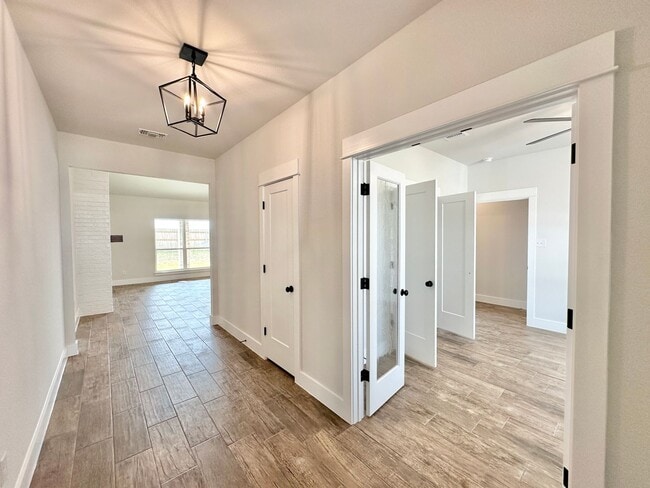 Building Photo - Viewable Now By Appointment Only