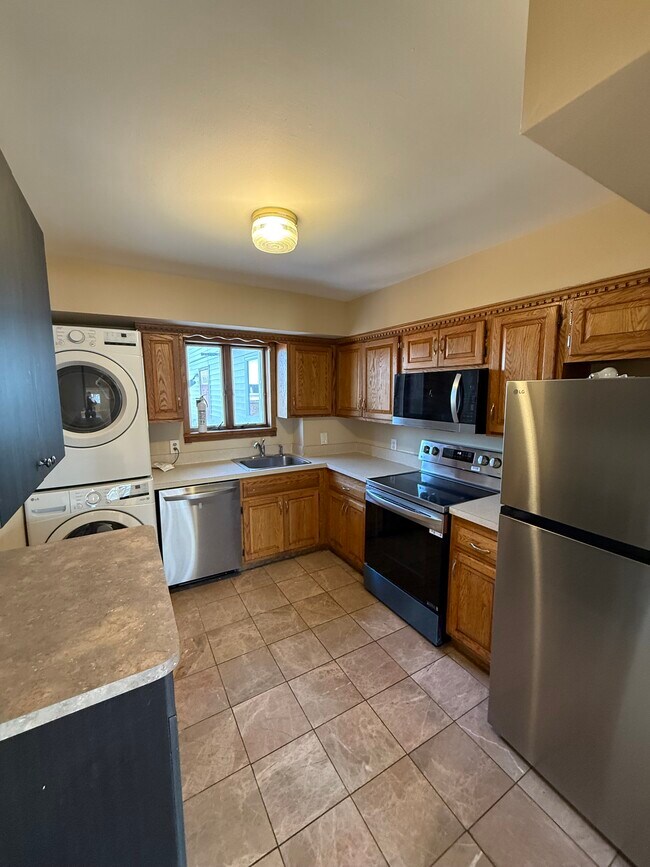 Building Photo - 74-78 Hammond Ave