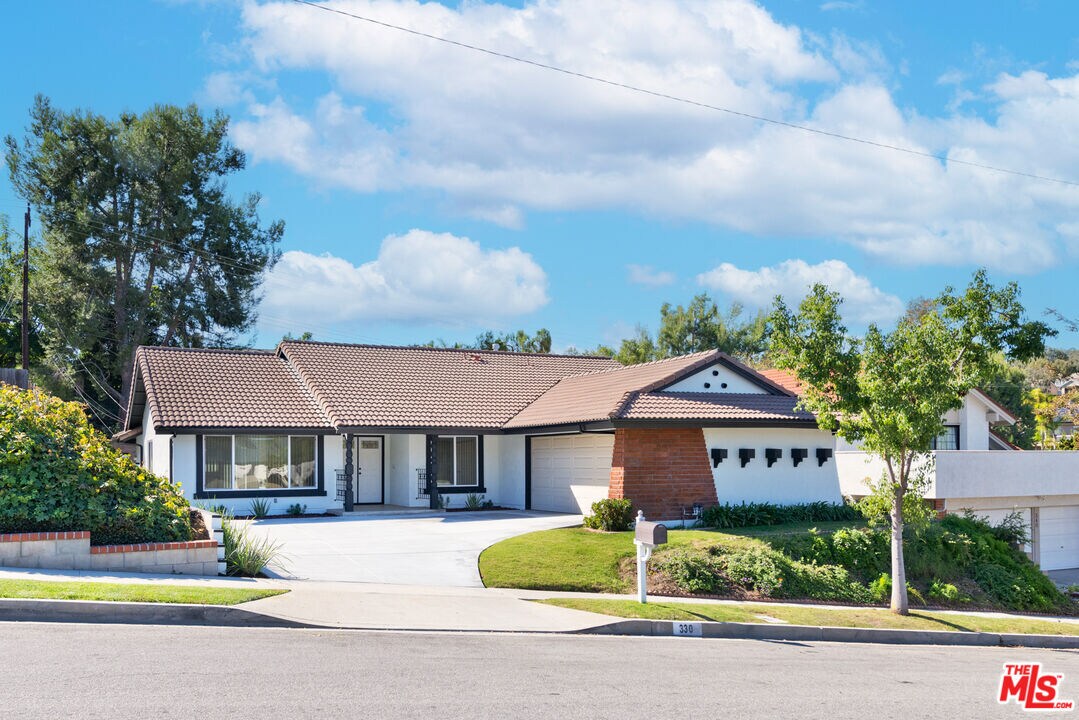Foto principal - 330 W Country Hills Dr