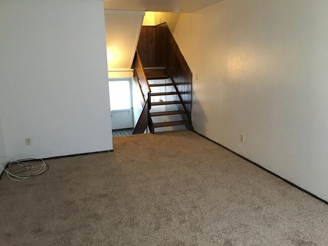 Building Photo - 8921K N. Swan Road - 4 Bedroom Townhouse