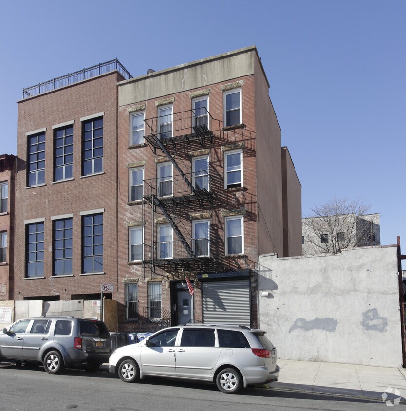 Primary Photo - 10 Clermont Ave